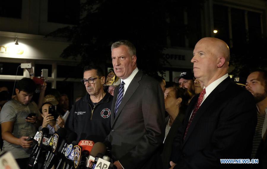 Explosion à New York : un acte intentionnel, mais pas de preuve d'attentat, selon le maire