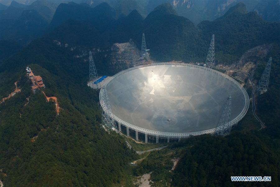 Inauguration du plus grand radiotélescope au monde en Chine