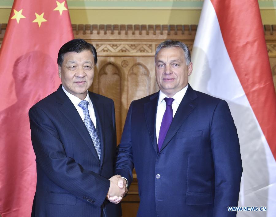 Un haut responsable du PCC rencontre le Premier ministre hongrois
