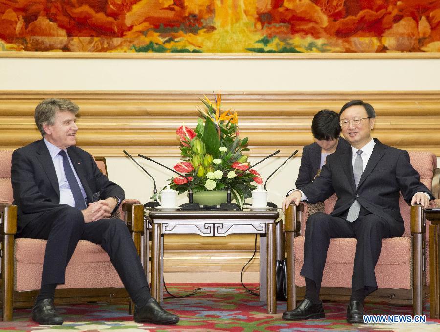 Un conseiller d'Etat chinois rencontre un stratège français