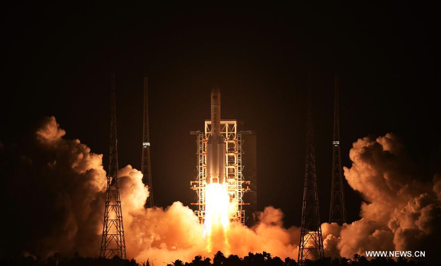 Chine : lancement réussi de la fusée de transport lourd Longue Marche-5