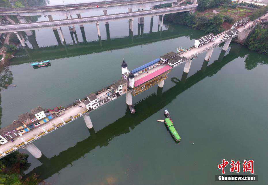 Chonqing : un pont aux multiples facettes