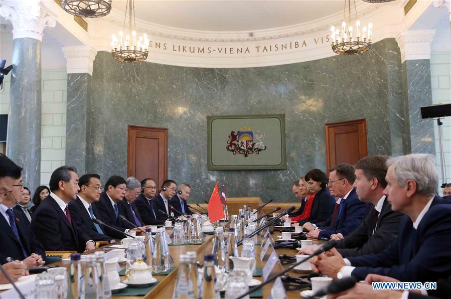 La Chine prête à approfondir la coopération tous azimuts avec la Lettonie