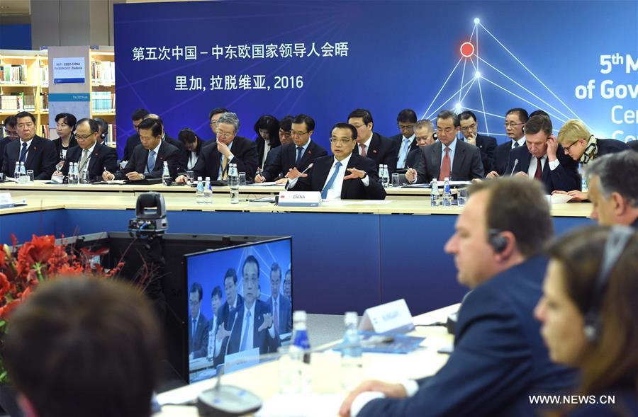 Le Premier ministre Li propose des initiatives dans quatre domaines pour renforcer la coopération des 
