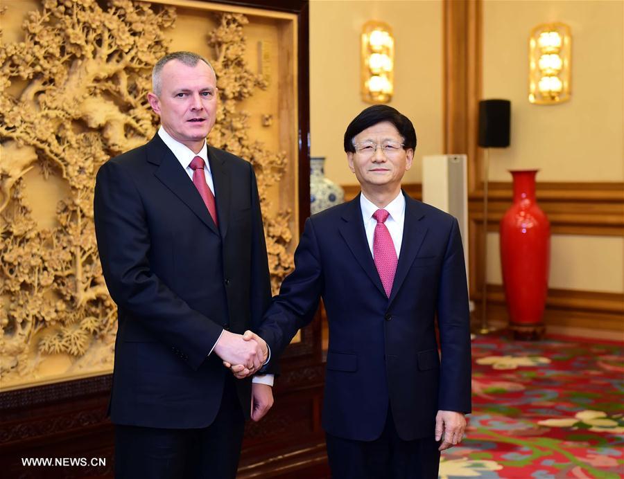 La Chine et la Biélorussie s'engagent à élargir leur coopération sur l'application de la loi