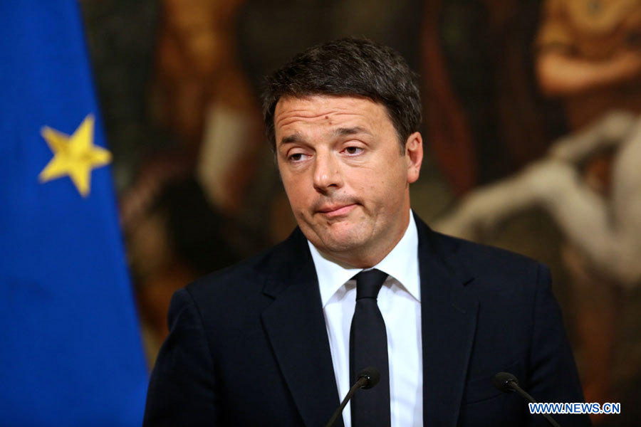 Italie : Matteo Renzi remet sa démission officielle après l'approbation du budget 2017