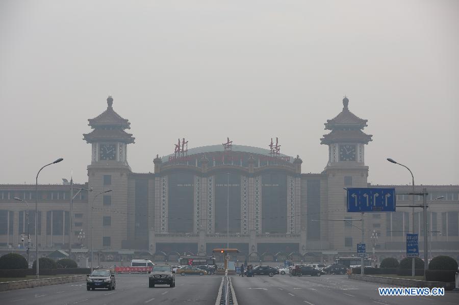Le nord de la Chine lance des alertes rouges pour lutter contre le smog