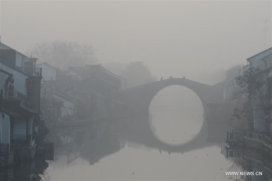 La Chine émet sa première alerte rouge au brouillard