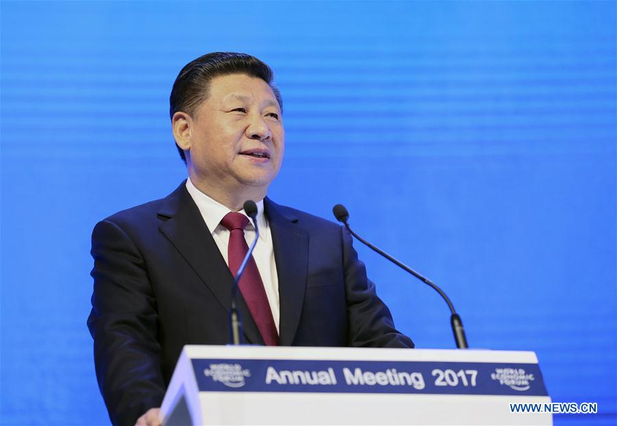 Le président chinois, Xi Jinping, prononce un discours durant la cérémonie d'ouverture de la réunion annuelle du Forum économique mondial, à Davos, en Suisse, le 17 janvier 2017.