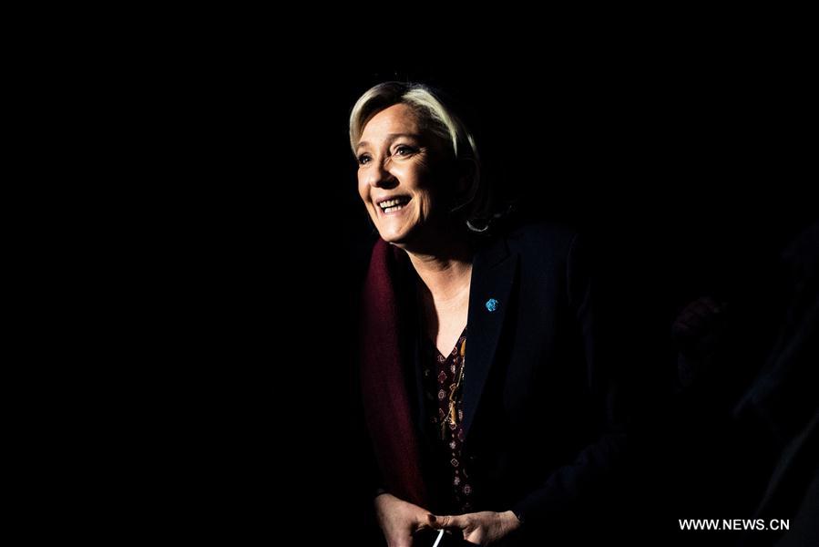 France : Marine Le Pen se présente comme la candidate du peuple 