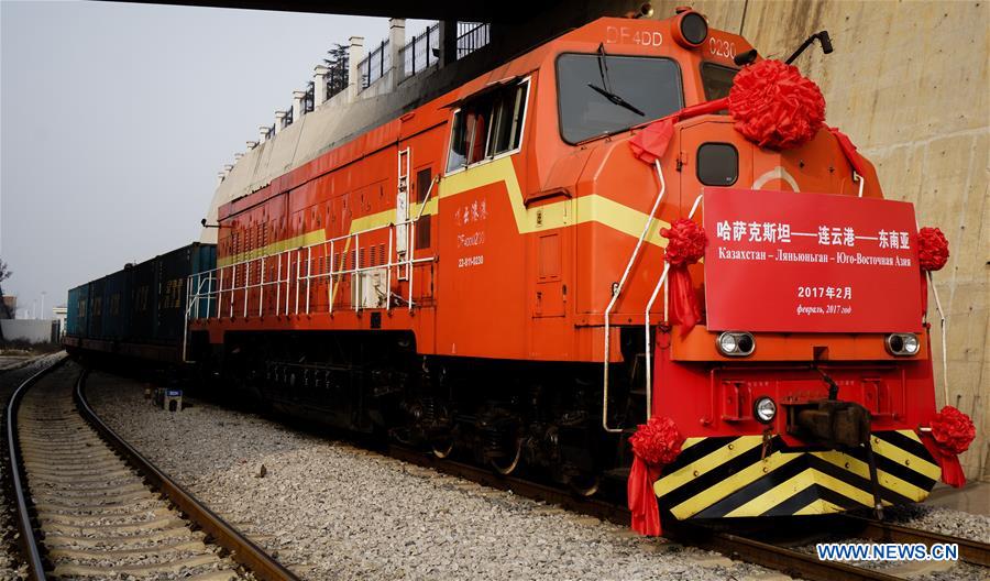 Transport de blé par train du Kazakhstan vers la Chine