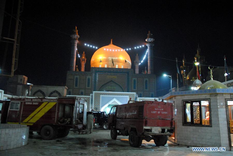 Attentat au Pakistan : plus de 70 morts dans un sanctuaire soufi, l'EI revendique l'attaque