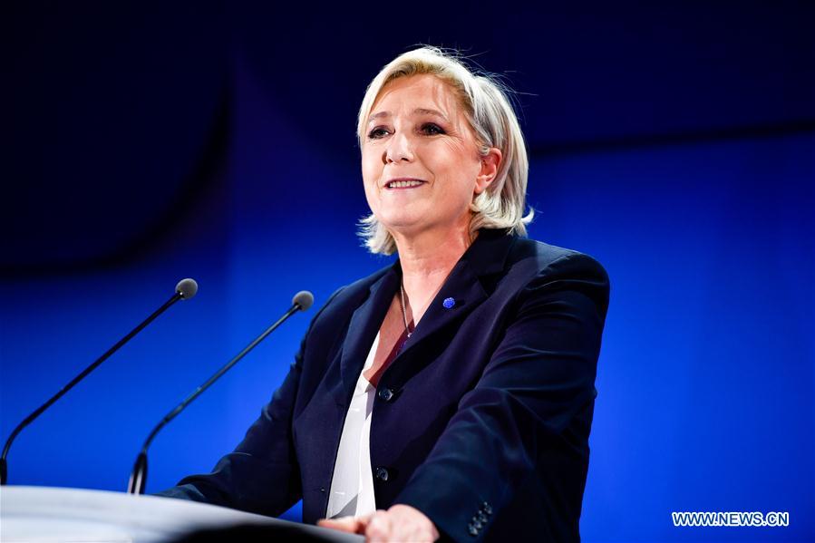 Marine le Pen salue 