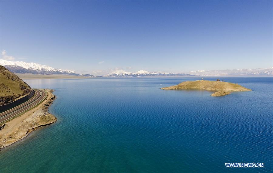 Xinjiang : sublimes paysages du lac Sayram