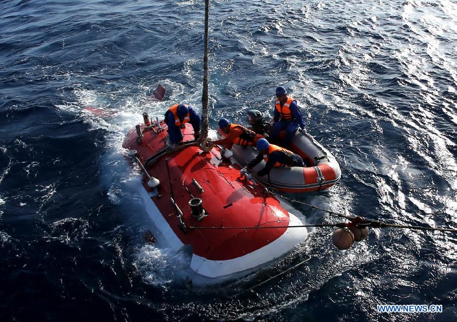 Le submersible chinois Jiaolong achève ses plongées en mer de Chine méridionale