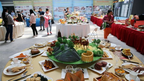 Ouverture du Festival international du tourisme culinaire de la Route de la Soie 2017 à Xi'an