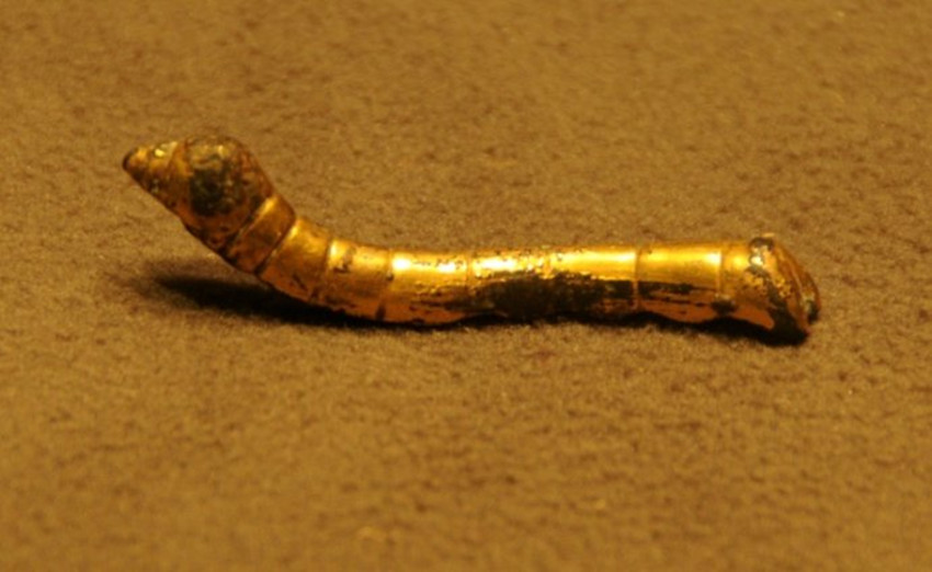 Un ver à soie en bronze doré témoin de l'histoire bimillénaire de la Route de la Soie