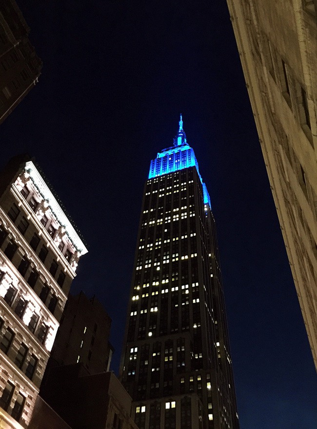 L'Empire State Building en bleu pour honorer une école chinoise 
