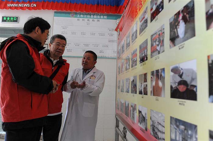 Des médecins volontaires soignent les Tibétains 