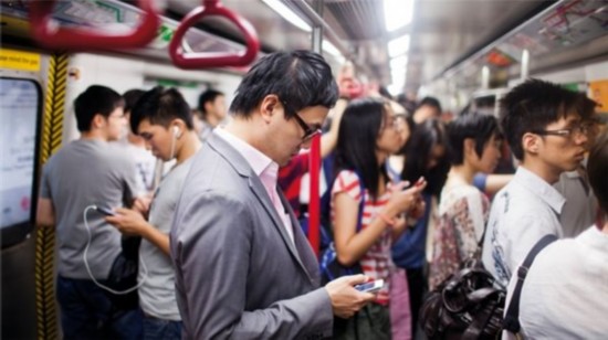 Les chinois passent 3 heures par jour sur leur smartphone, au 2e rang mondial