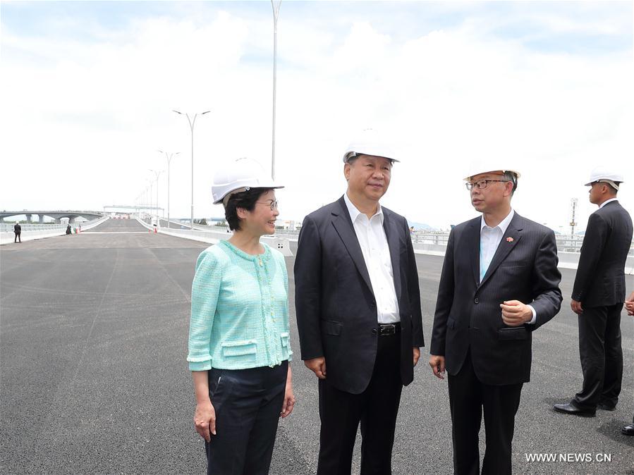 Le président chinois inspecte des projets d'infrastructures majeurs à Hong Kong
