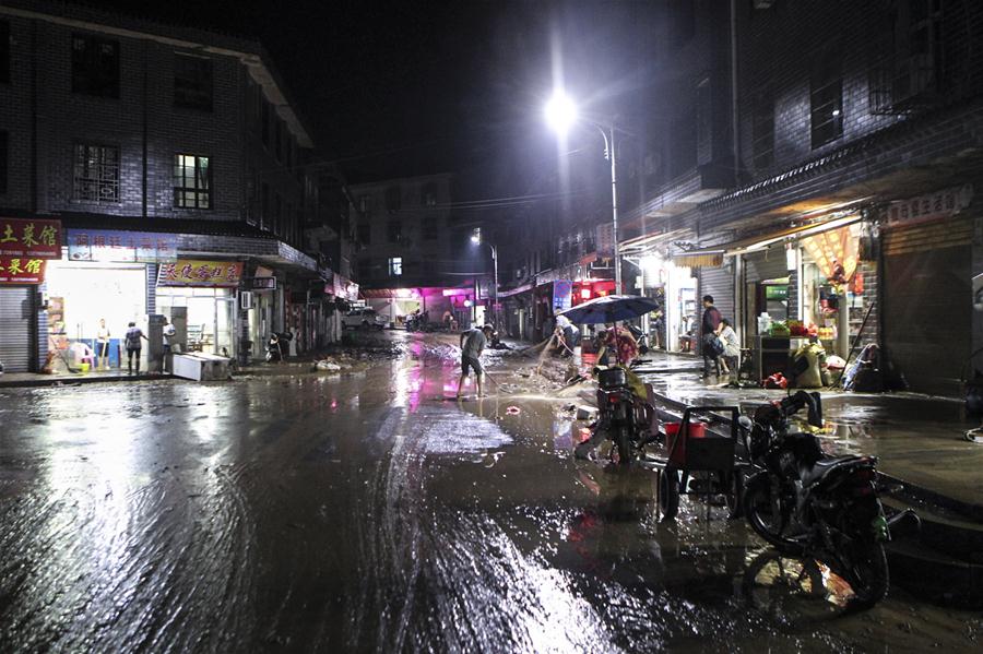 Chine : 48.000 personnes évacuées après des pluies torrentielles