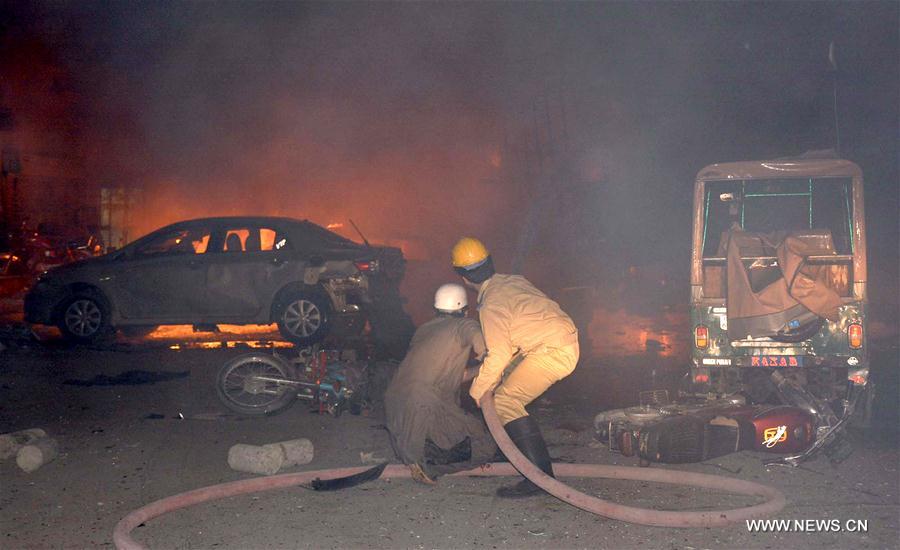 Pakistan : 15 morts dans un attentat à la bombe 