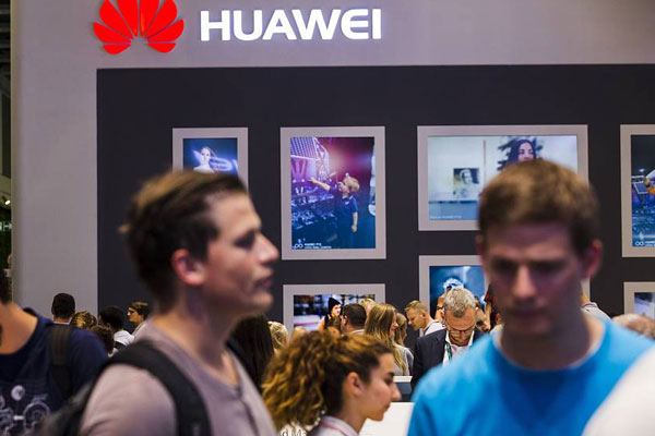 Huawei lance son Mate 10 avec une nouvelle puce à intelligence artificielle
