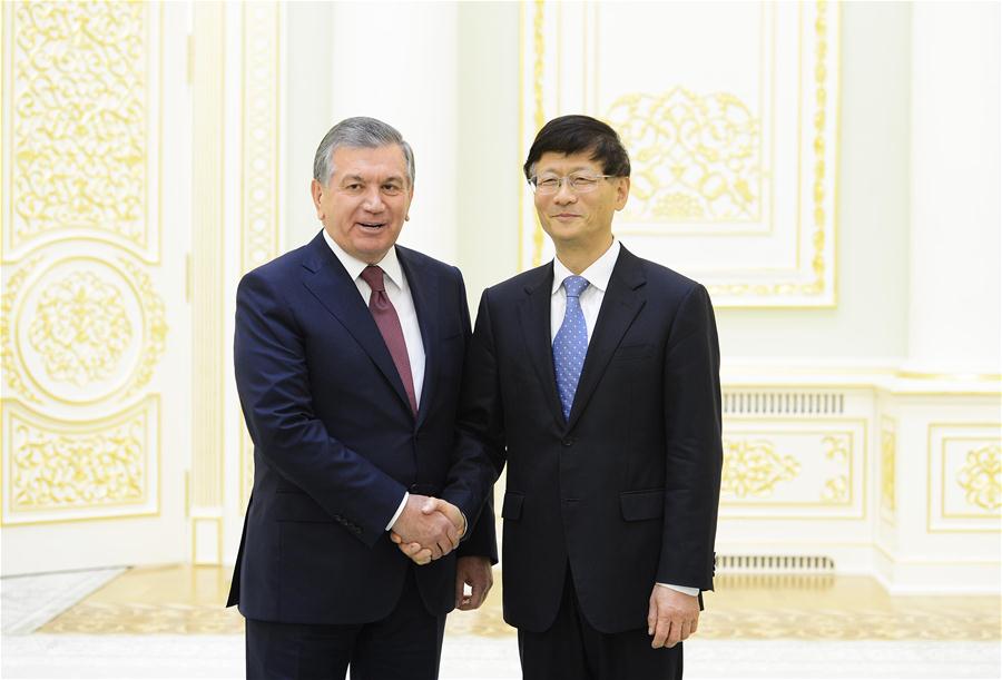 La Chine et l'Ouzbékistan conviennent de renforcer la coopération bilatérale