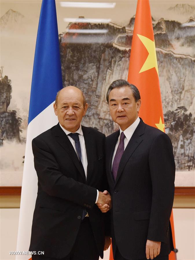 La Chine et la France s'engagent à coopérer davantage sur les grandes questions internationales