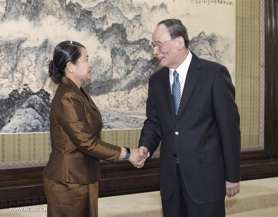 Le chef de l'organe disciplinaire du PCC rencontre la vice-Première ministre cambodgienne