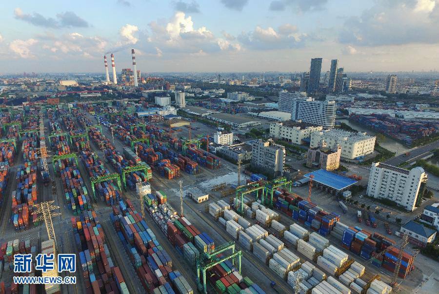 Un port polyvalent dans la FTZ de Shanghai