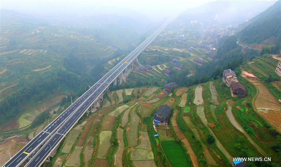 Mise en service de l'autoroute Guilin-Sanjiang 
