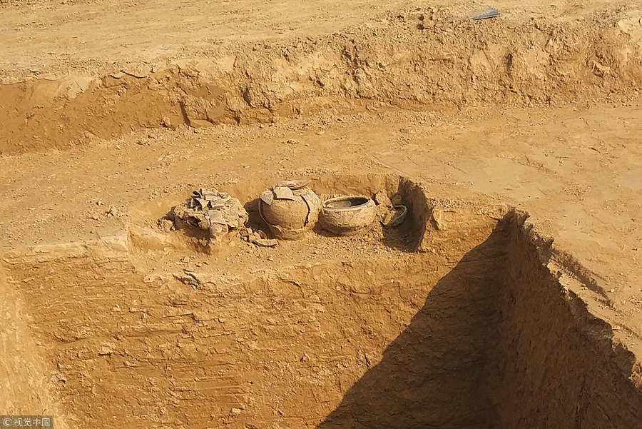 Découverte d'un complexe de 73 tombes anciennes dans le Henan