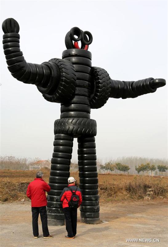 Superbes sculptures de pneus dans le Shandong