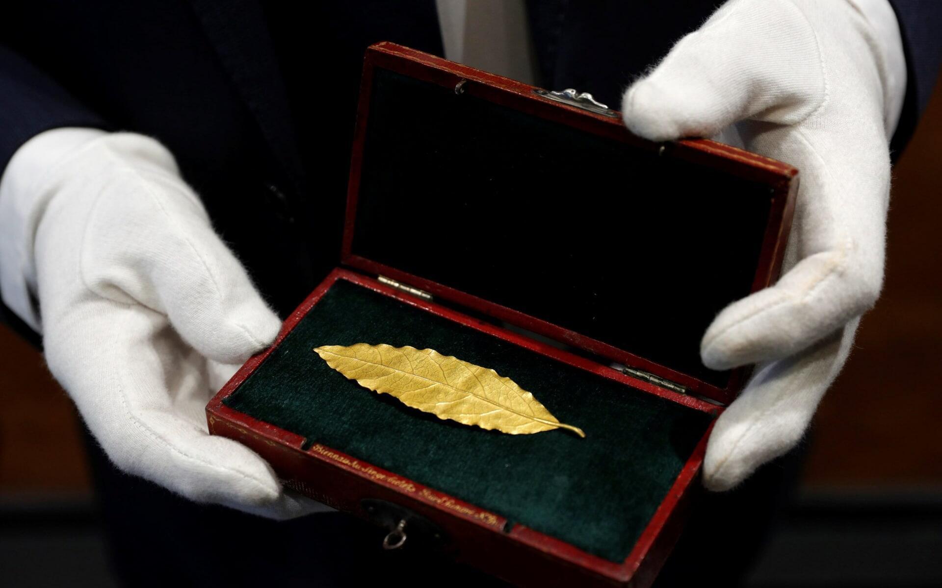Une feuille d'or de la couronne de Napoléon vendue 625 000 Euros