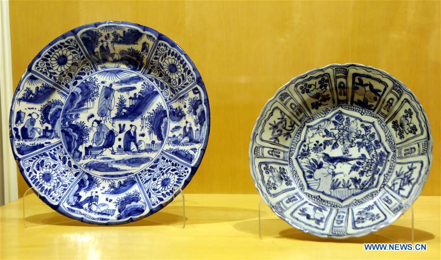 Exposition de porcelaines à Hong Kong