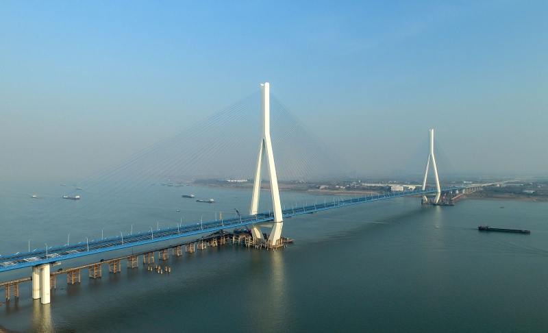 Wuhan : le plus grand pont du Yangtsé ouvert au trafic