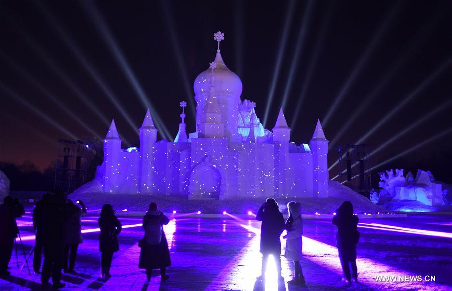 Spectacle de neige et de lumière à Harbin