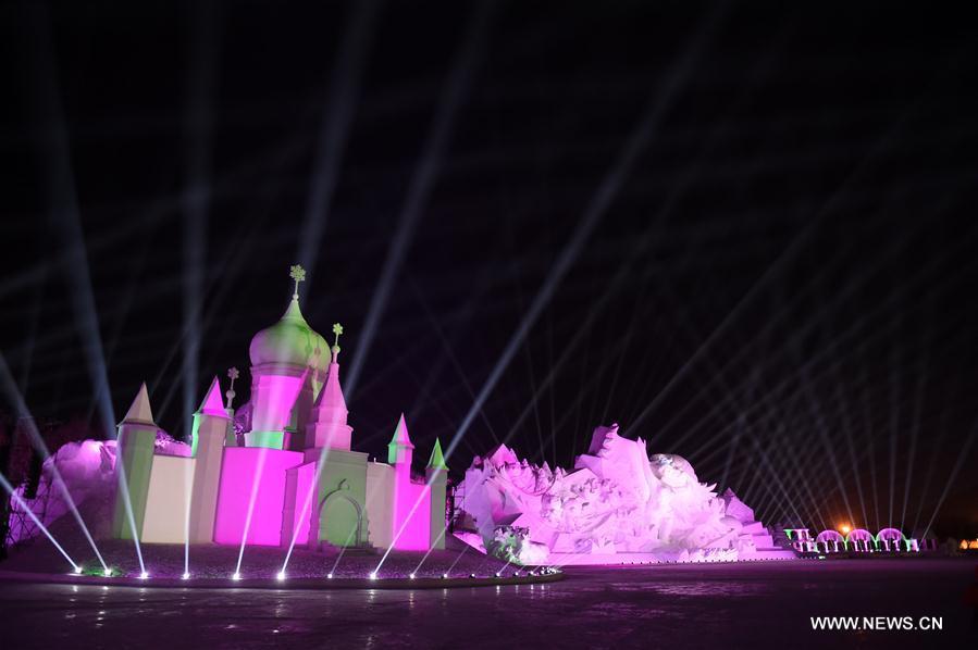 Spectacle de neige et de lumière à Harbin