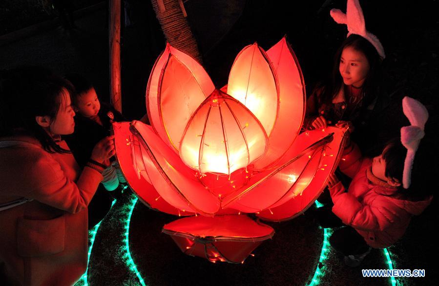 Chine : festival des lanternes à Chongqing