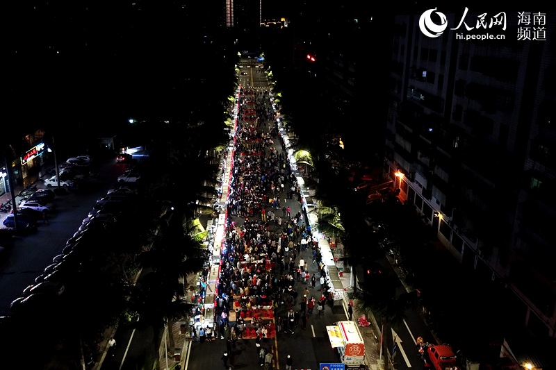 Hainan : vue aérienne d'un marché de nuit