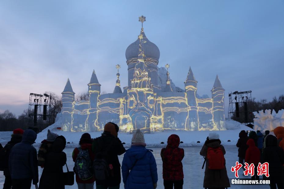 Spectacle de neige et de lumière 3D à Harbin