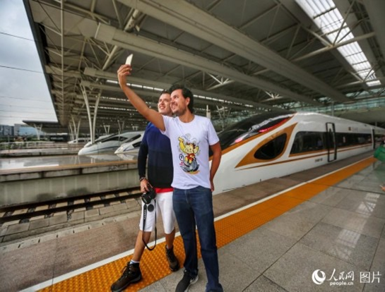 Pourquoi le train à grande vitesse chinois est-il aussi rapide et stable ?