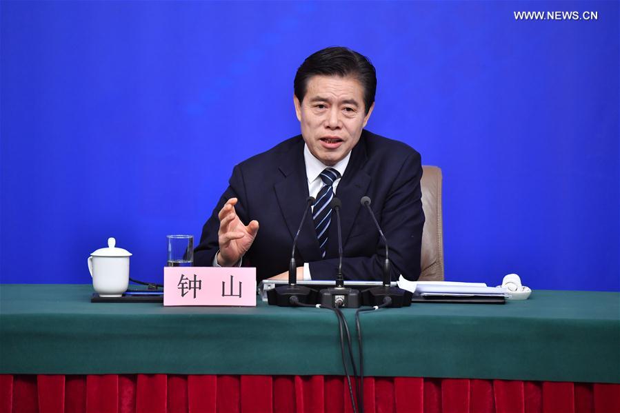 Le ministre chinois du Commerce dévoile la feuille de route pour moderniser le commerce extérieur du pays