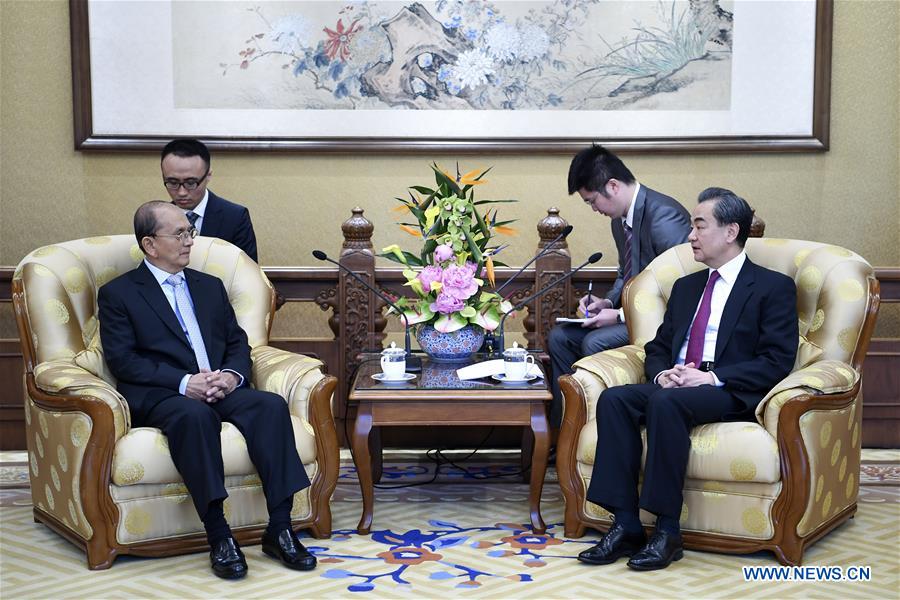 Wang Yi rencontre l'ancien président du Myanmar U Thein Sein