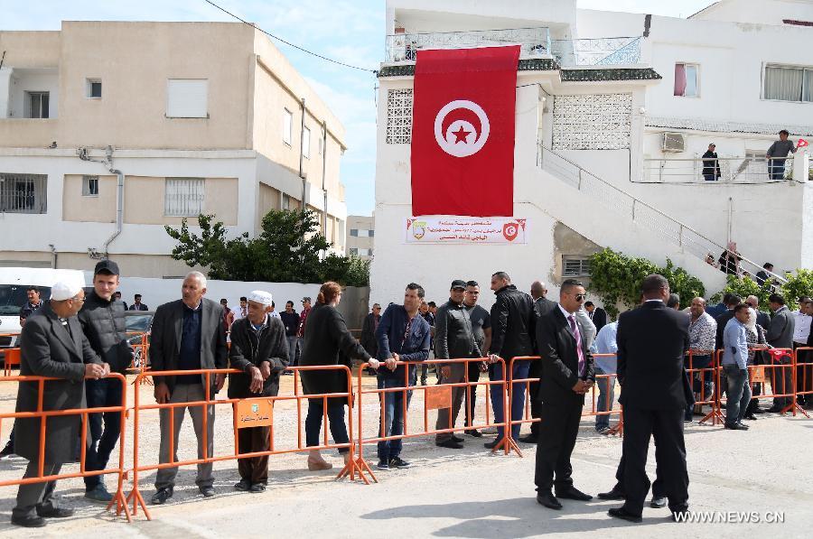 Tunisie : démarrage du scrutin pour les premières élections municipales depuis 2011