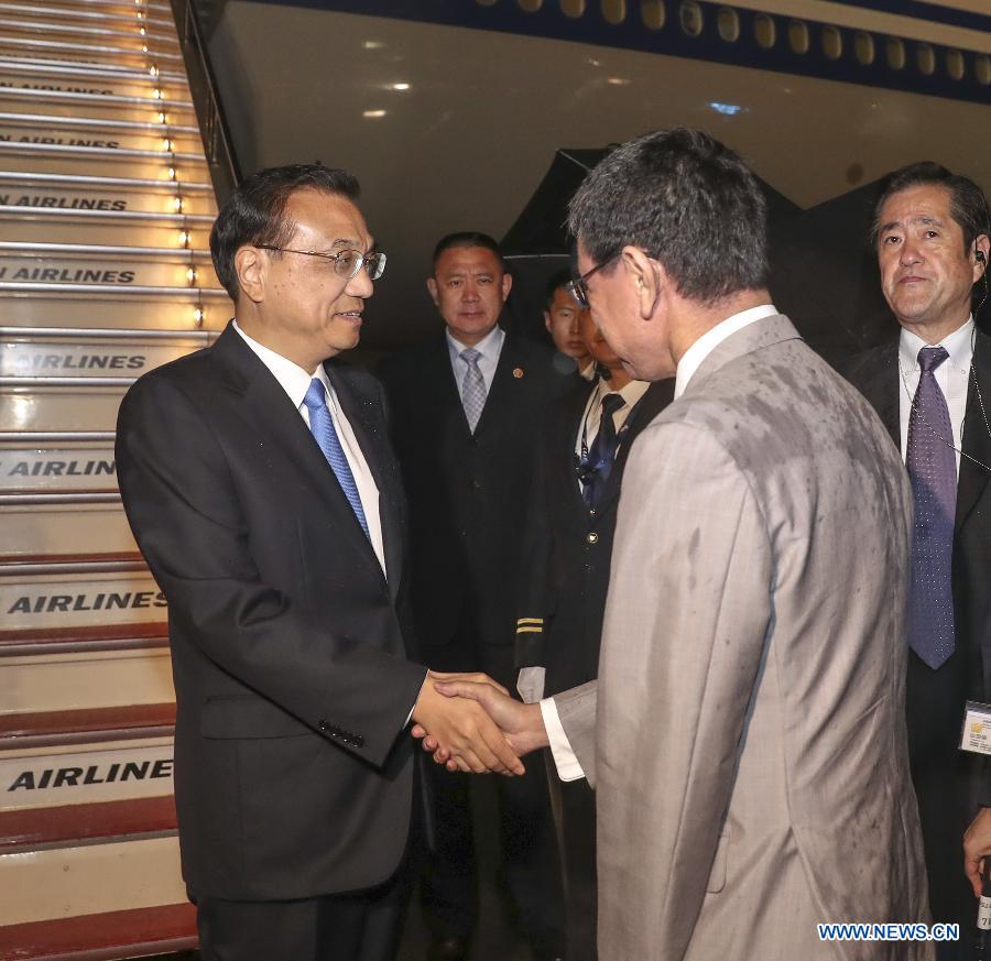 Le PM chinois arrive à Tokyo pour une visite officielle et une réunion des dirigeants chinois, japonais et sud-coréen