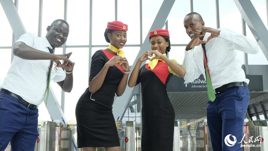 A la rencontre des hôtesses de bord du chemin de fer Mombasa-Nairobi