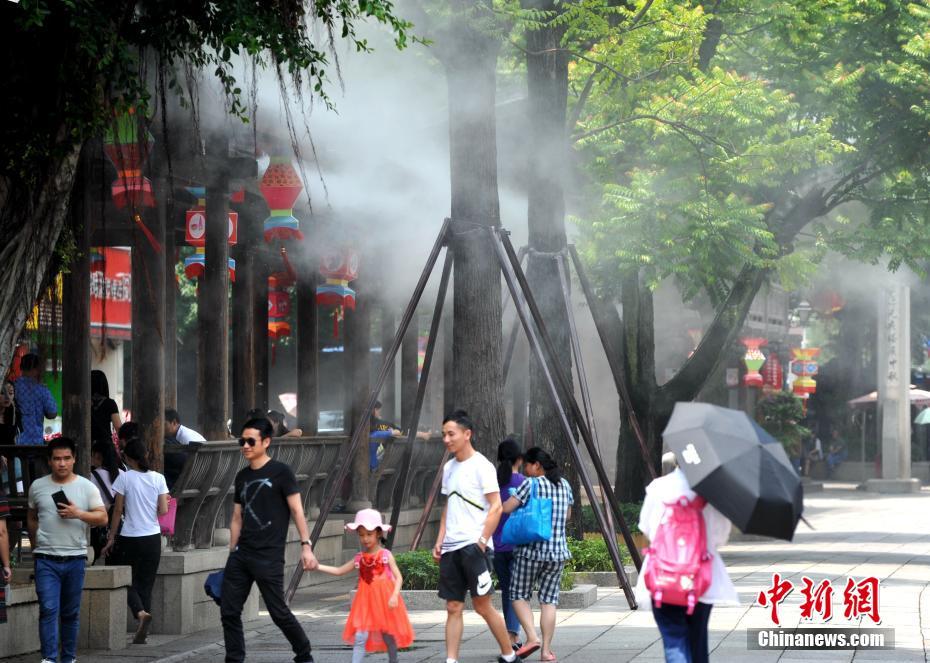 Une fontaine « climatisante » à Fuzhou pour rafraîchir les touristes